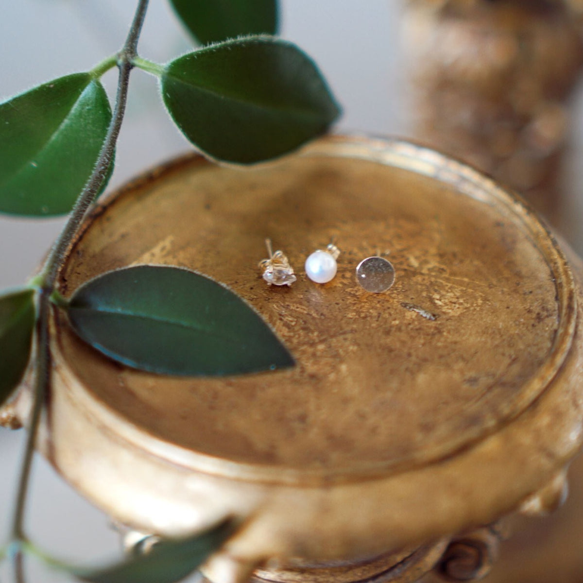 14k gold studs