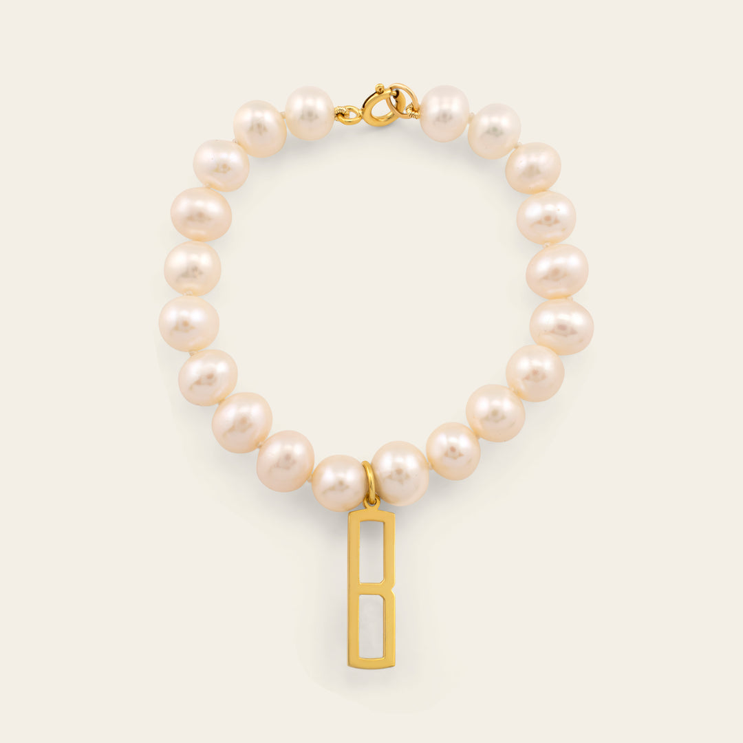 PEARL BRACELET WITH LETTER