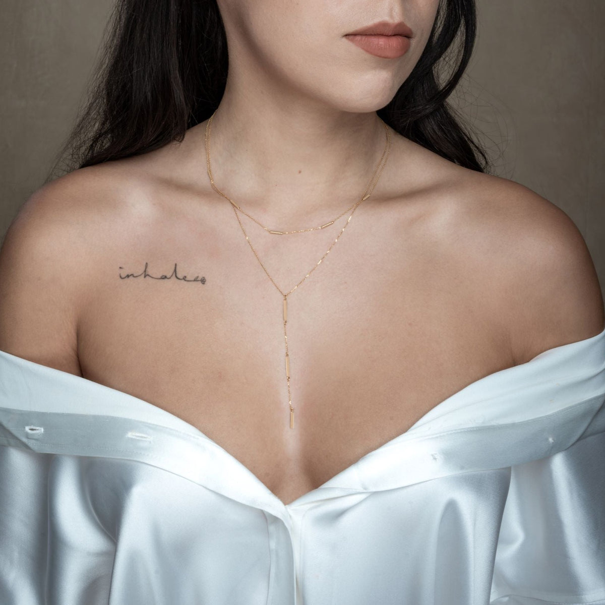 gold y necklace
